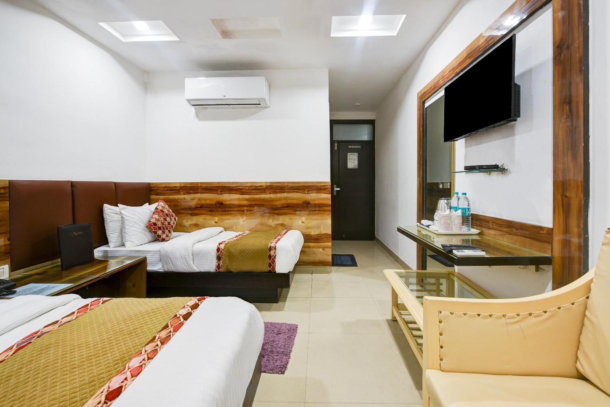 Hotel Shri Vinayak In City Centre At New Delhi Railway Station-By Rcg Hotels Dış mekan fotoğraf