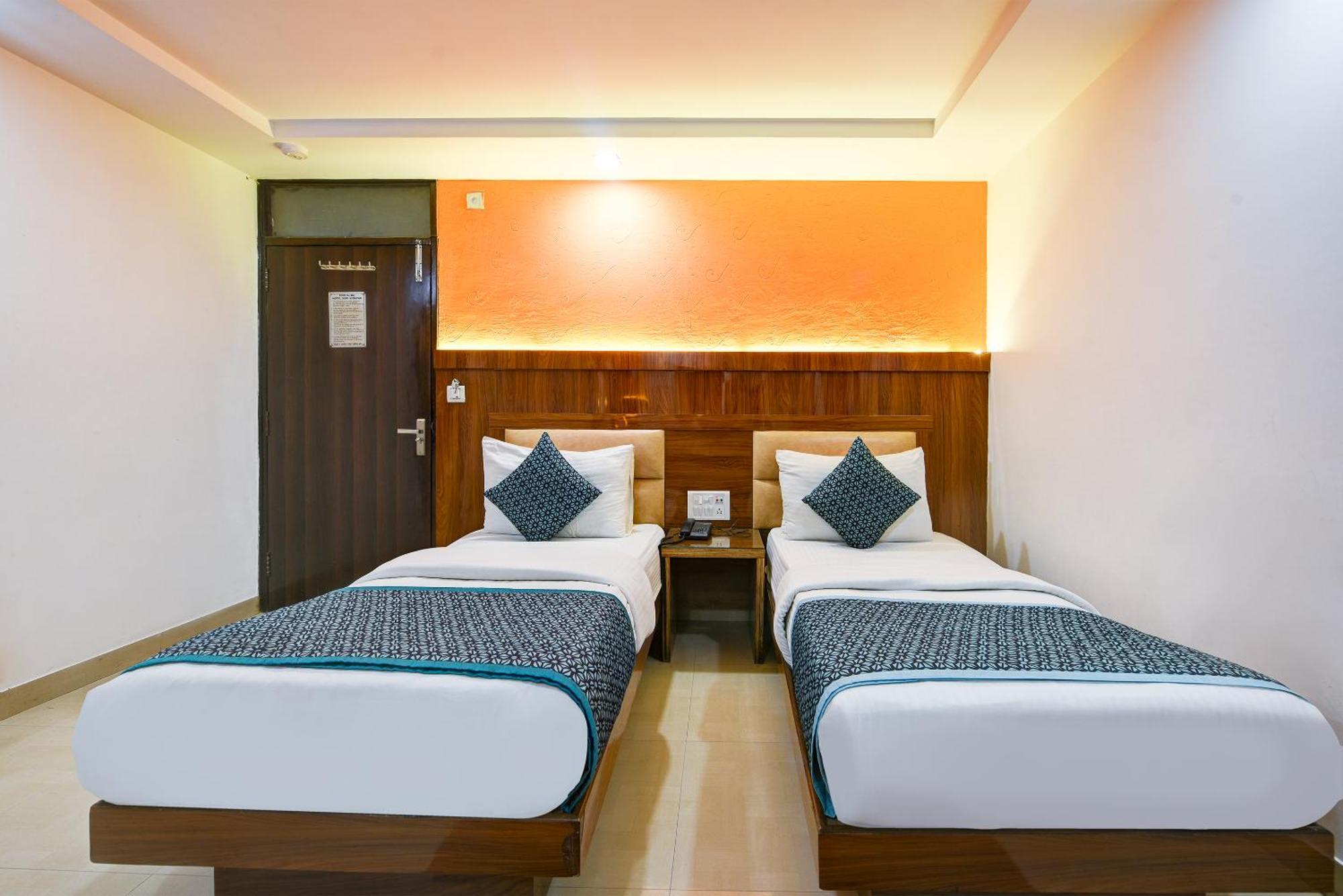 Hotel Shri Vinayak In City Centre At New Delhi Railway Station-By Rcg Hotels Dış mekan fotoğraf
