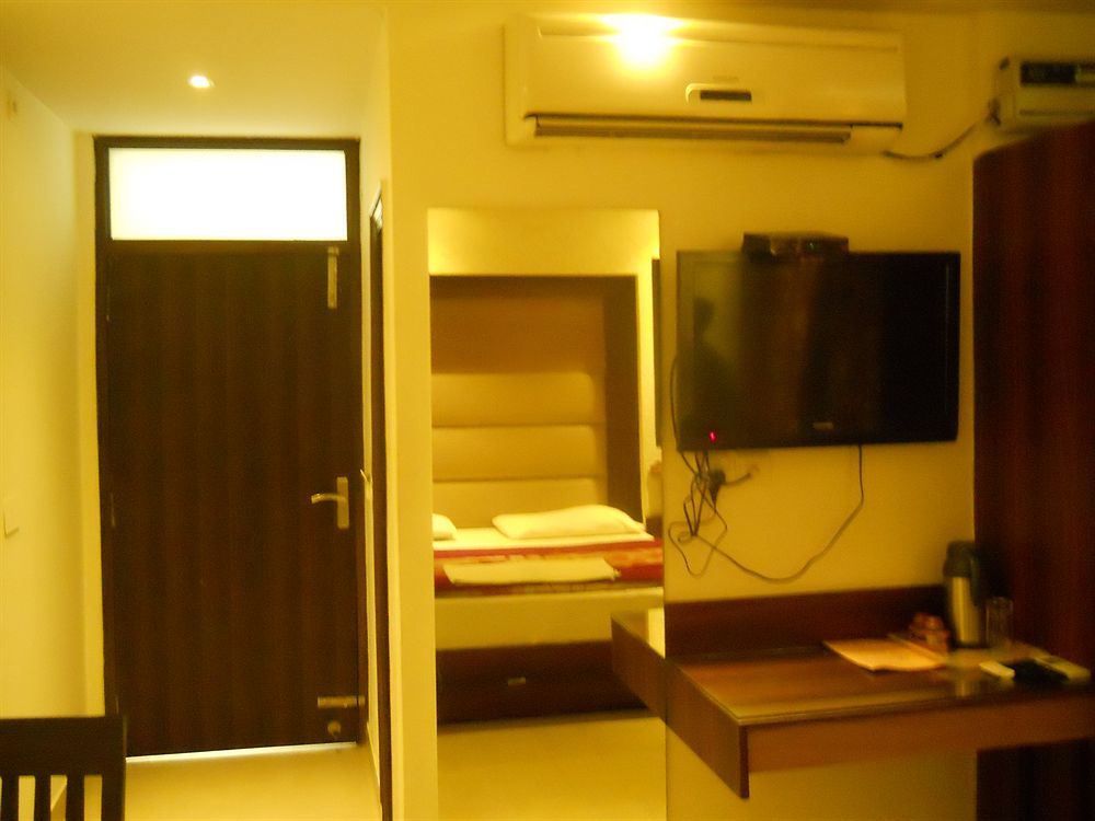 Hotel Shri Vinayak In City Centre At New Delhi Railway Station-By Rcg Hotels Dış mekan fotoğraf
